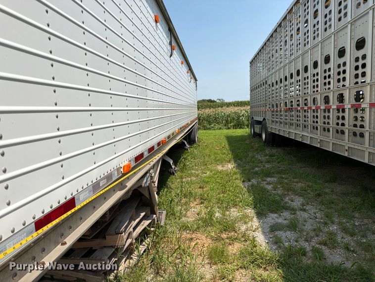 image for item FK3295 2013 Wilson Trailer Co. DWH-550 grain trailer