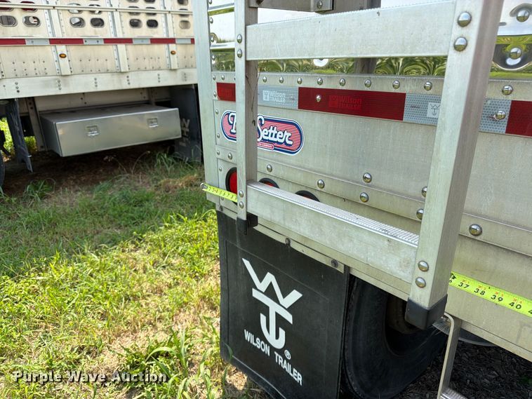 image for item FK3295 2013 Wilson Trailer Co. DWH-550 grain trailer