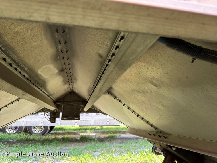 image for item FK3295 2013 Wilson Trailer Co. DWH-550 grain trailer