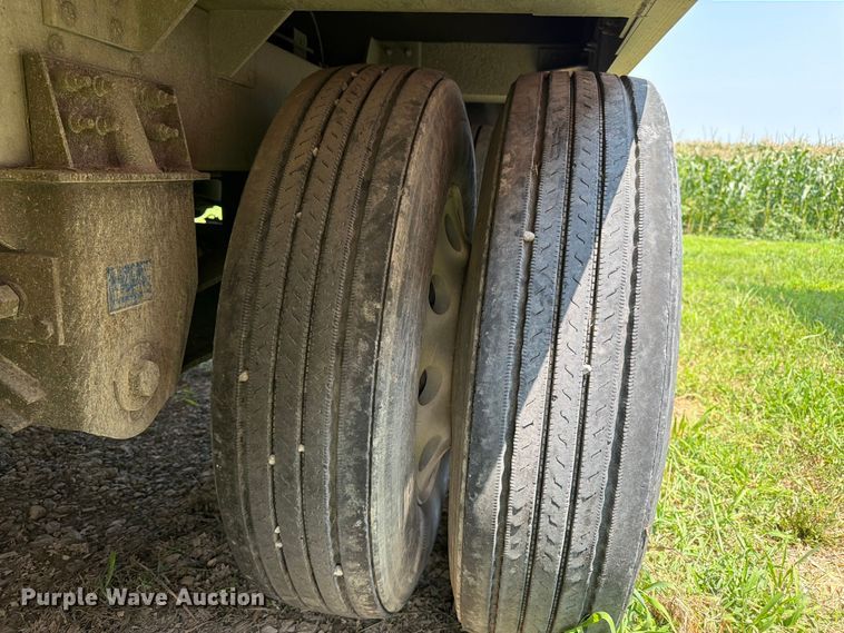 image for item FK3295 2013 Wilson Trailer Co. DWH-550 grain trailer