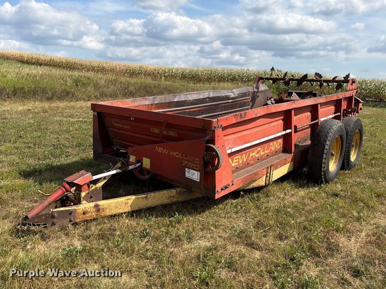 image for item FK3389 New Holland 790 manure spreader