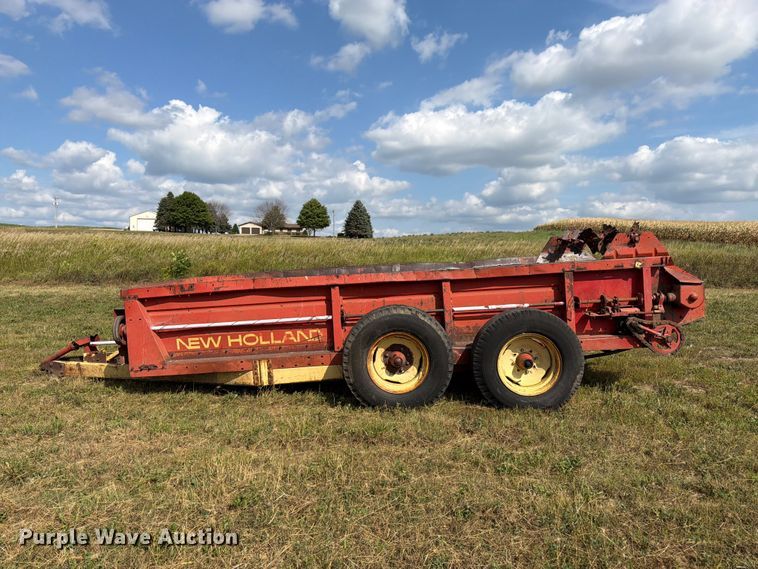 image for item FK3389 New Holland 790 manure spreader