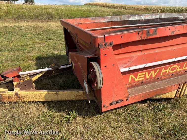image for item FK3389 New Holland 790 manure spreader