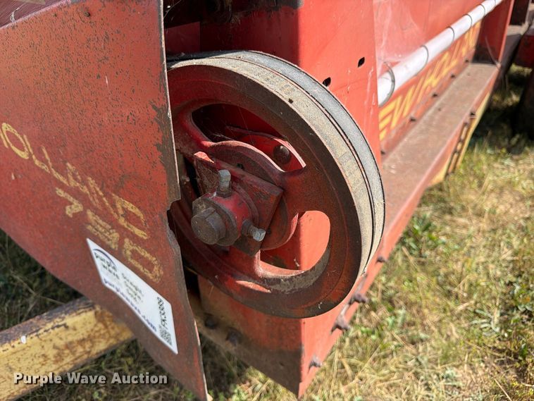 image for item FK3389 New Holland 790 manure spreader