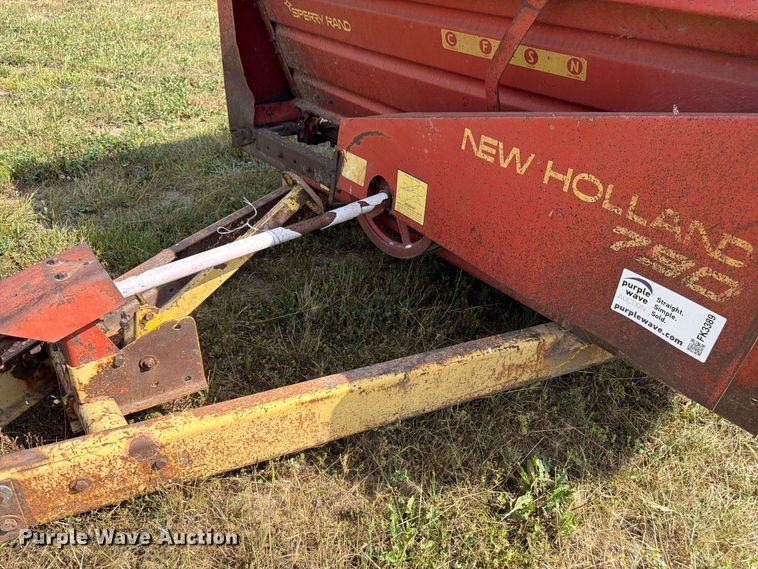 image for item FK3389 New Holland 790 manure spreader