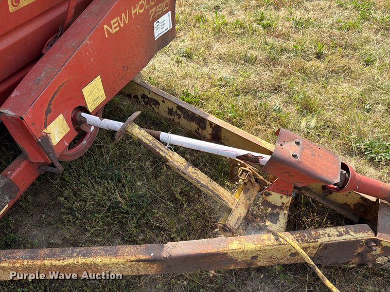 image for item FK3389 New Holland 790 manure spreader