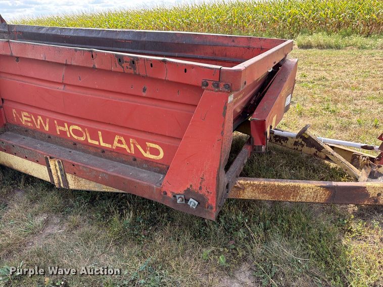 image for item FK3389 New Holland 790 manure spreader
