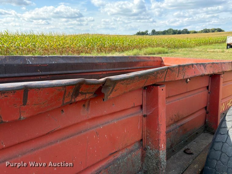 image for item FK3389 New Holland 790 manure spreader
