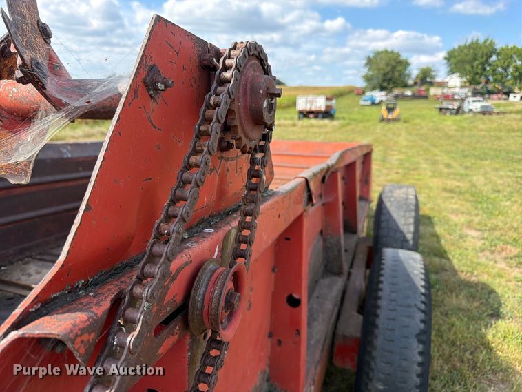 image for item FK3389 New Holland 790 manure spreader