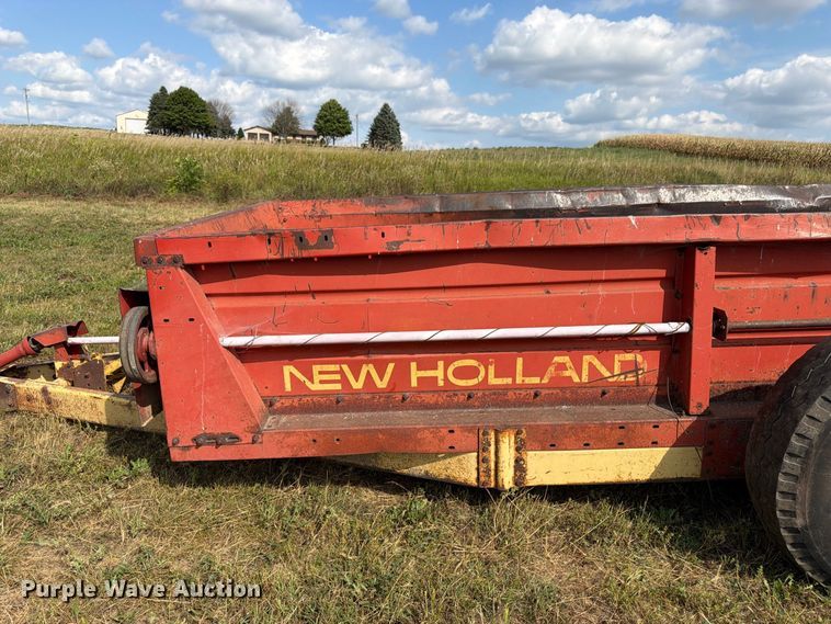 image for item FK3389 New Holland 790 manure spreader