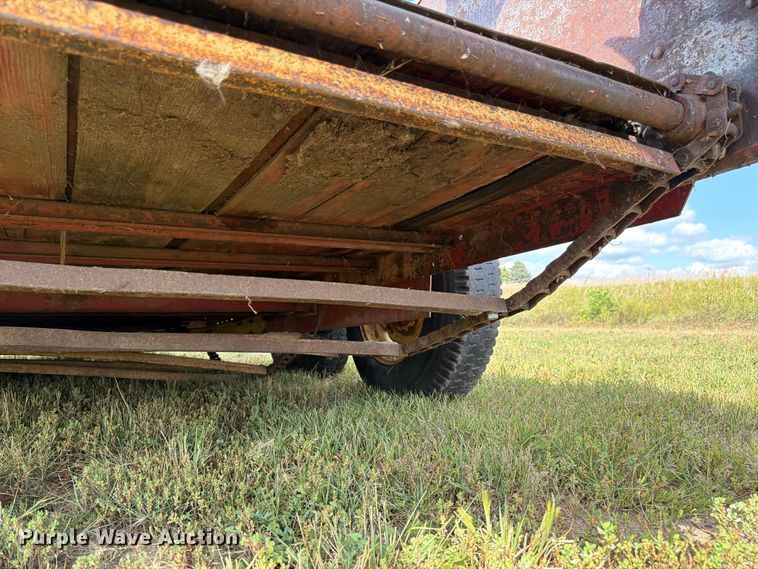 image for item FK3389 New Holland 790 manure spreader