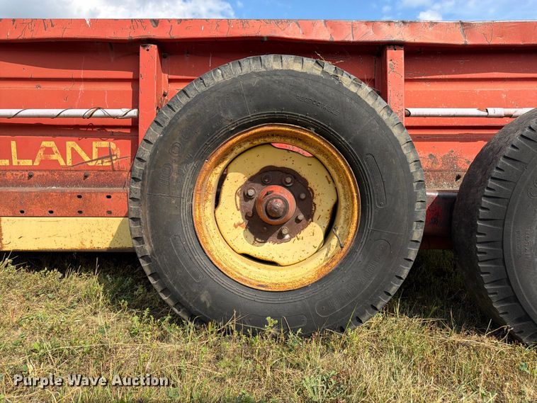 image for item FK3389 New Holland 790 manure spreader