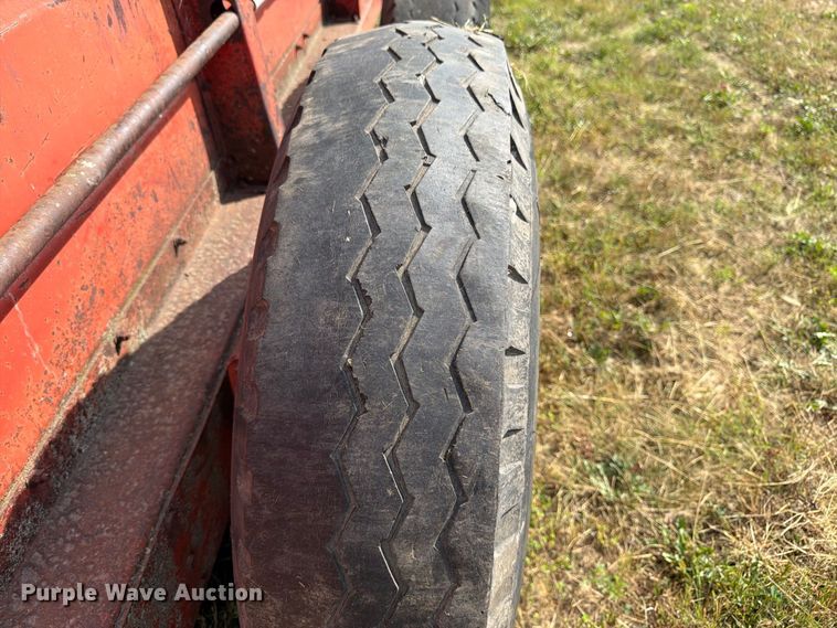 image for item FK3389 New Holland 790 manure spreader