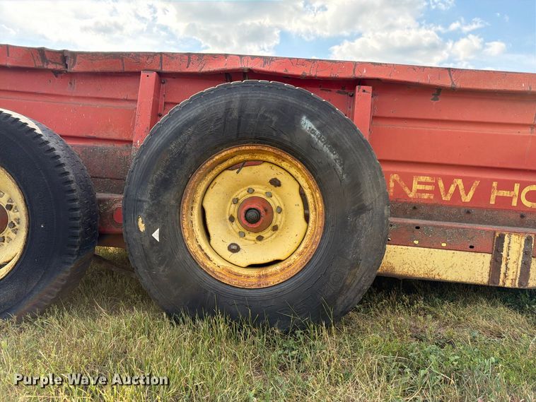 image for item FK3389 New Holland 790 manure spreader