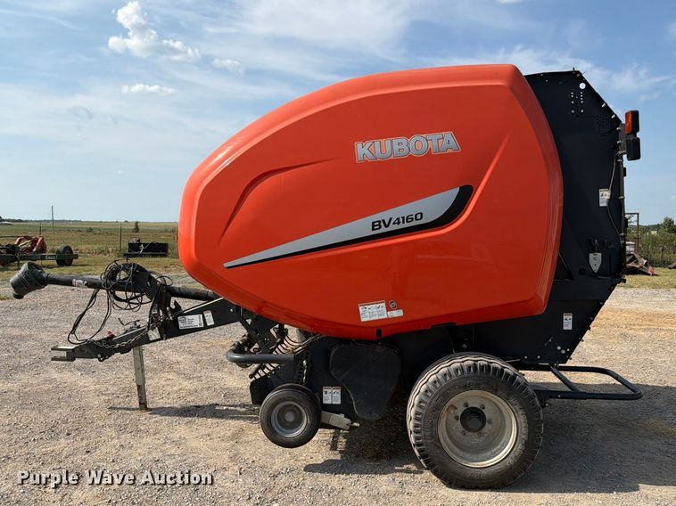 image for item FN2555 Kubota BV4160 round baler
