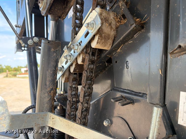 image for item FN2555 Kubota BV4160 round baler