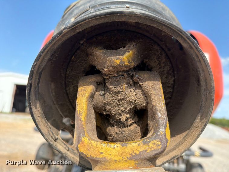 image for item FN2555 Kubota BV4160 round baler
