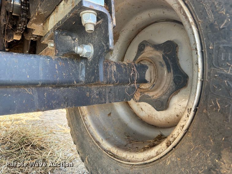 image for item FN2555 Kubota BV4160 round baler