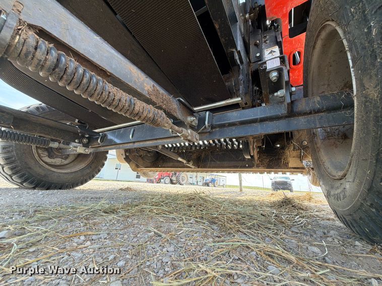 image for item FN2555 Kubota BV4160 round baler