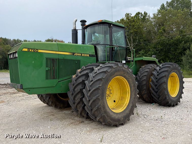 1989 John Deere 8760 4WD tractor
