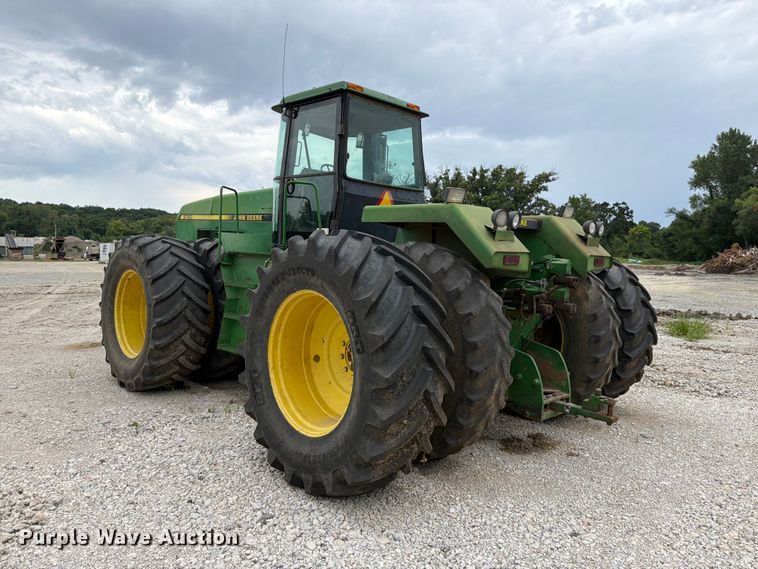 image for item FP4039 1989 John Deere 8760 4WD tractor