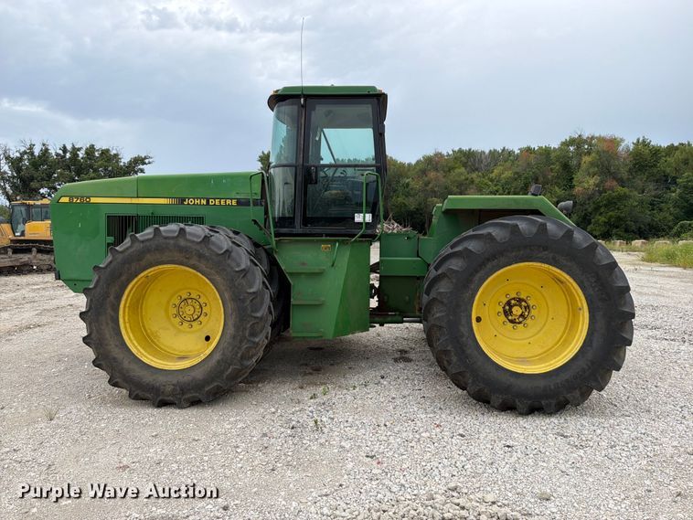 image for item FP4039 1989 John Deere 8760 4WD tractor