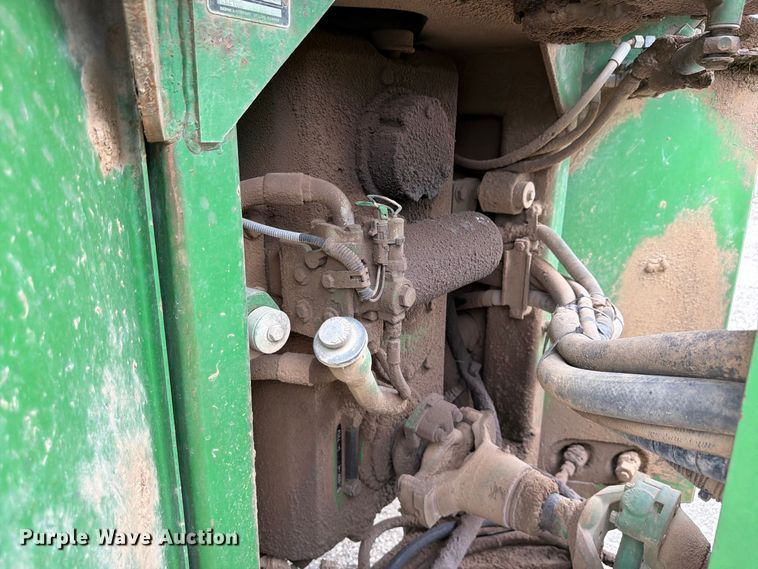 image for item FP4039 1989 John Deere 8760 4WD tractor