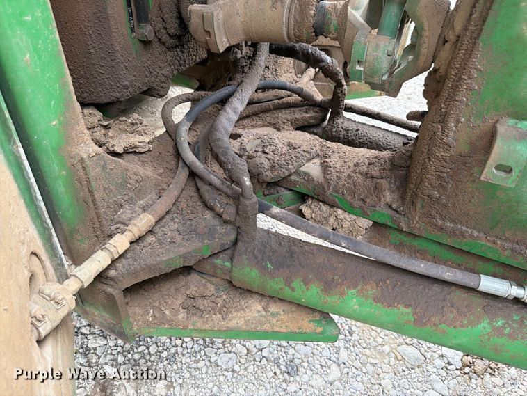 image for item FP4039 1989 John Deere 8760 4WD tractor