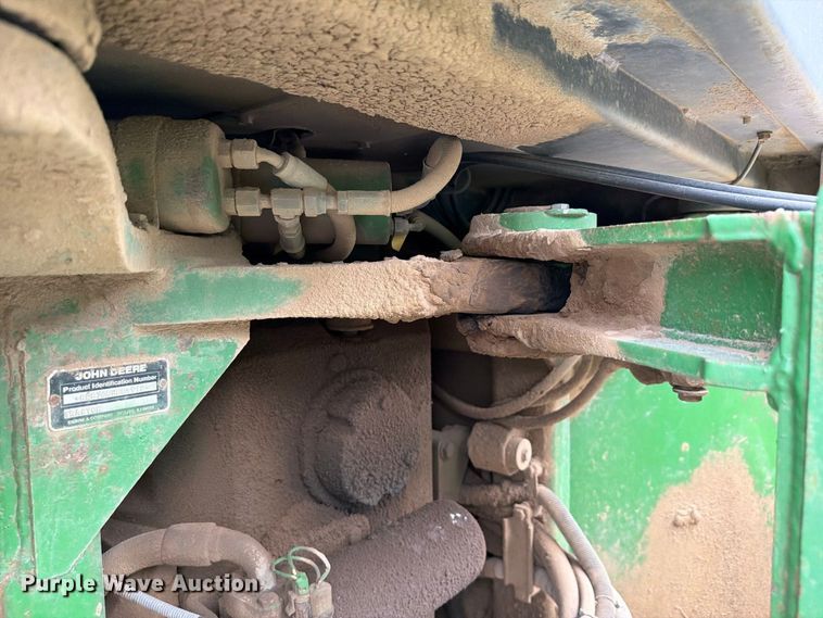 image for item FP4039 1989 John Deere 8760 4WD tractor