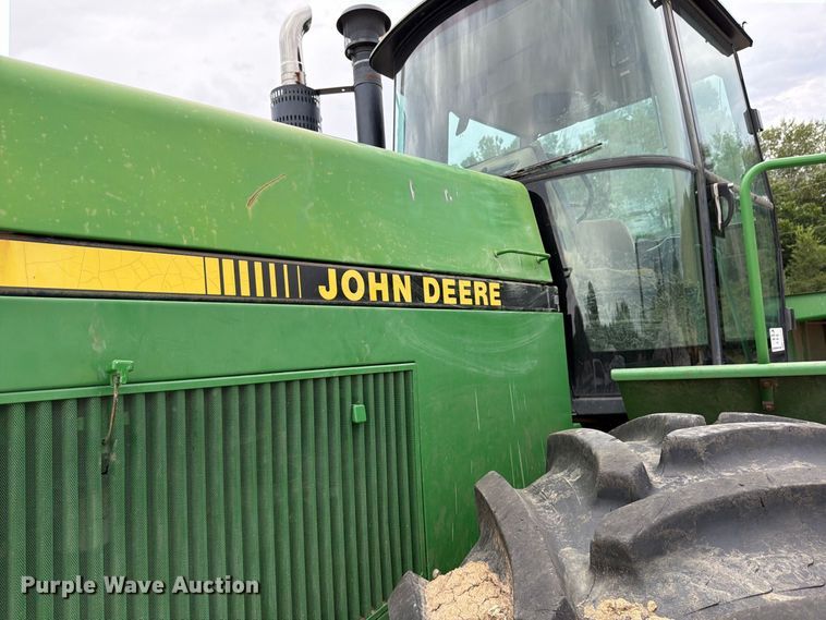 image for item FP4039 1989 John Deere 8760 4WD tractor