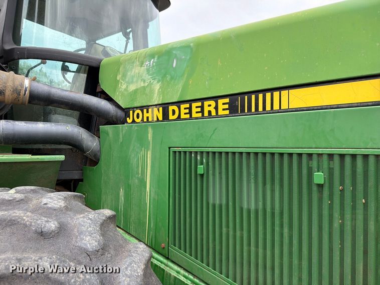 image for item FP4039 1989 John Deere 8760 4WD tractor
