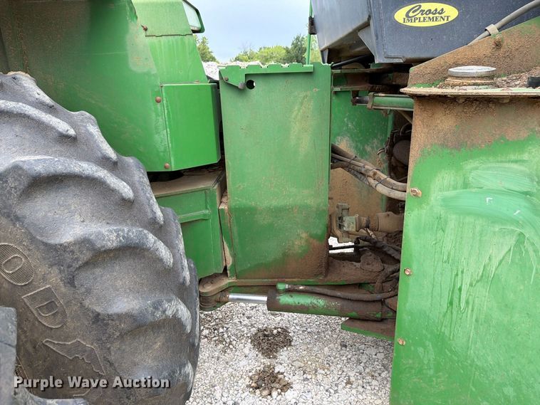 image for item FP4039 1989 John Deere 8760 4WD tractor