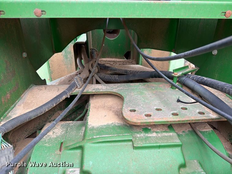 image for item FP4039 1989 John Deere 8760 4WD tractor
