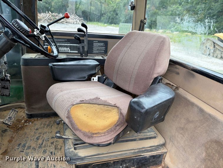 image for item FP4039 1989 John Deere 8760 4WD tractor