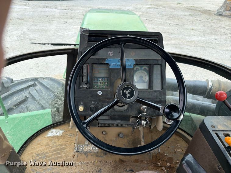 image for item FP4039 1989 John Deere 8760 4WD tractor