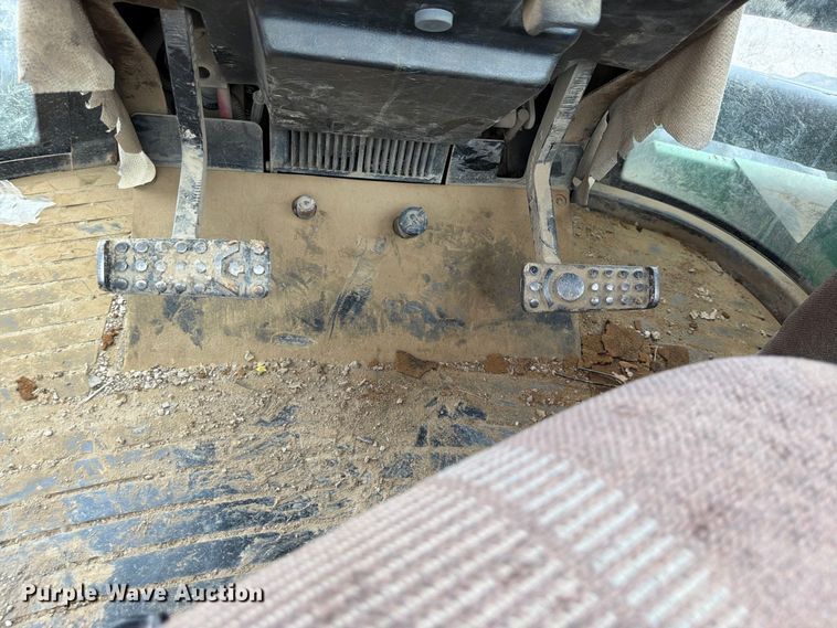image for item FP4039 1989 John Deere 8760 4WD tractor