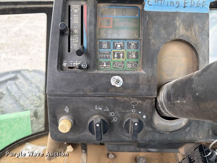 image for item FP4039 1989 John Deere 8760 4WD tractor