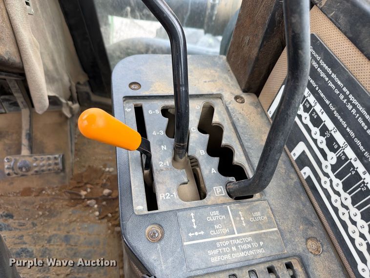 image for item FP4039 1989 John Deere 8760 4WD tractor