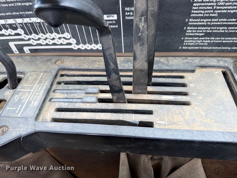image for item FP4039 1989 John Deere 8760 4WD tractor