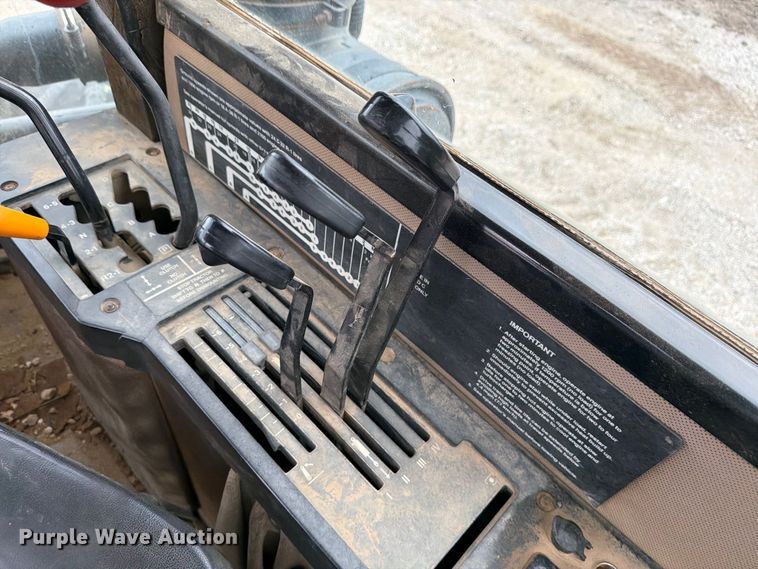 image for item FP4039 1989 John Deere 8760 4WD tractor