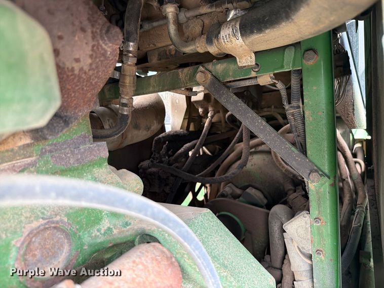 image for item FP4039 1989 John Deere 8760 4WD tractor
