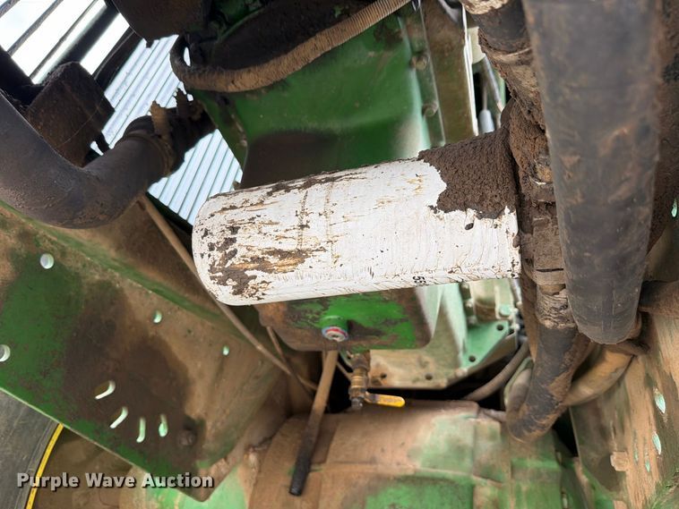 image for item FP4039 1989 John Deere 8760 4WD tractor