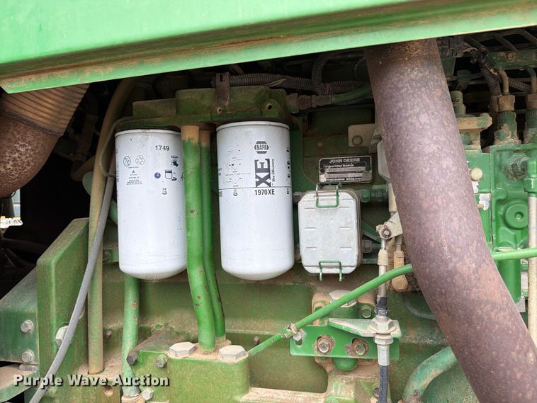 image for item FP4039 1989 John Deere 8760 4WD tractor
