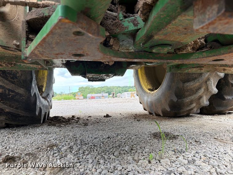 image for item FP4039 1989 John Deere 8760 4WD tractor