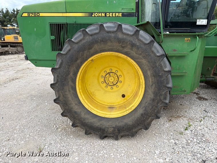 image for item FP4039 1989 John Deere 8760 4WD tractor