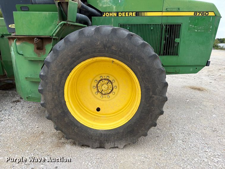 image for item FP4039 1989 John Deere 8760 4WD tractor