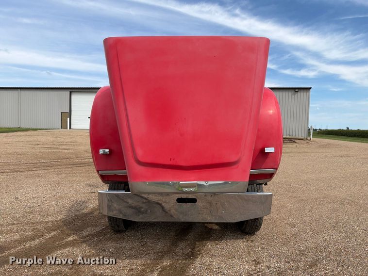 image for item FT6664 2002 Freightliner FLD120 semi truck