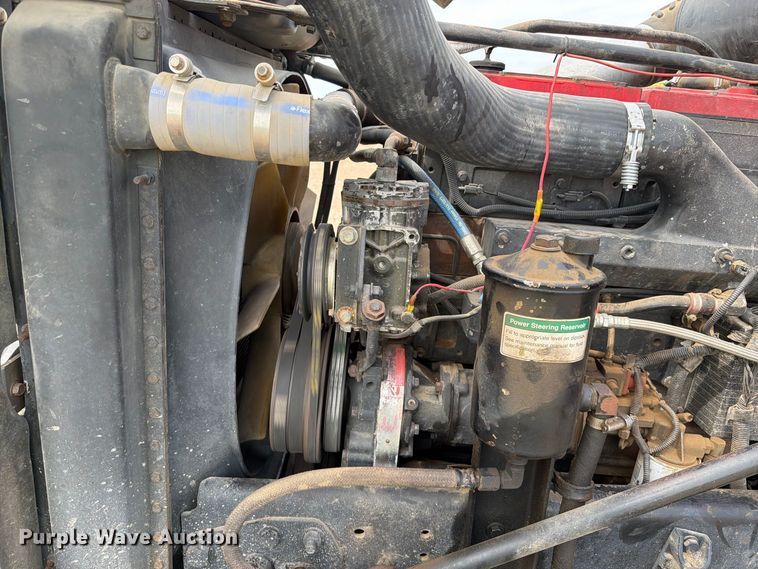 image for item FT6664 2002 Freightliner FLD120 semi truck