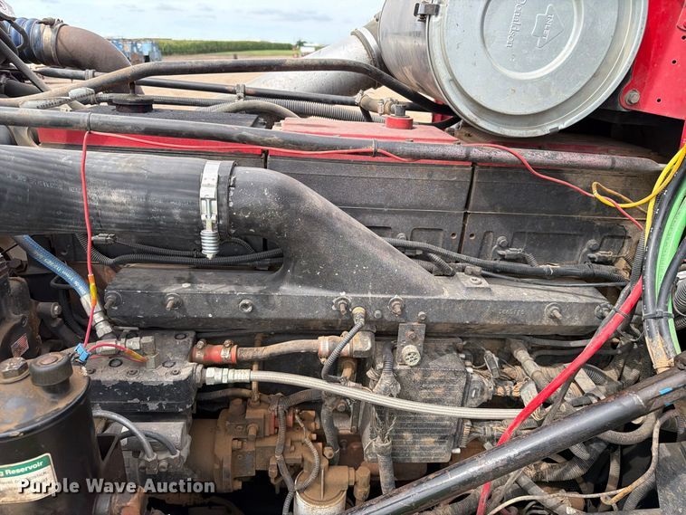 image for item FT6664 2002 Freightliner FLD120 semi truck