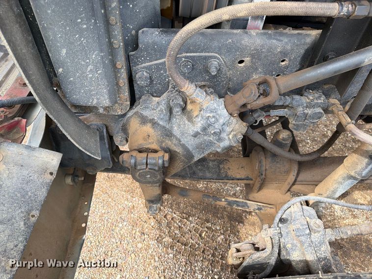 image for item FT6664 2002 Freightliner FLD120 semi truck
